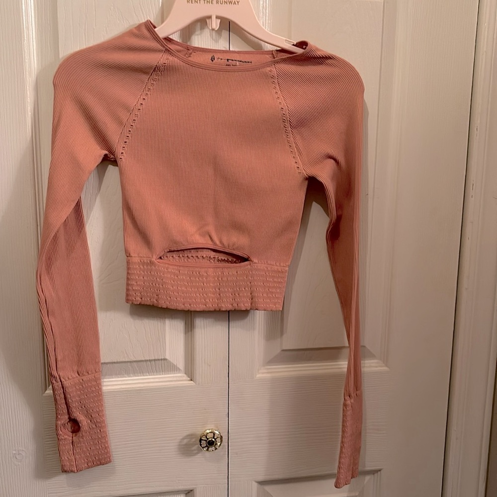 NWOT FPM CUT IT OUT CROPPED LONG SLEEVE CROP TOP | Size: XS/S|
FP Movement